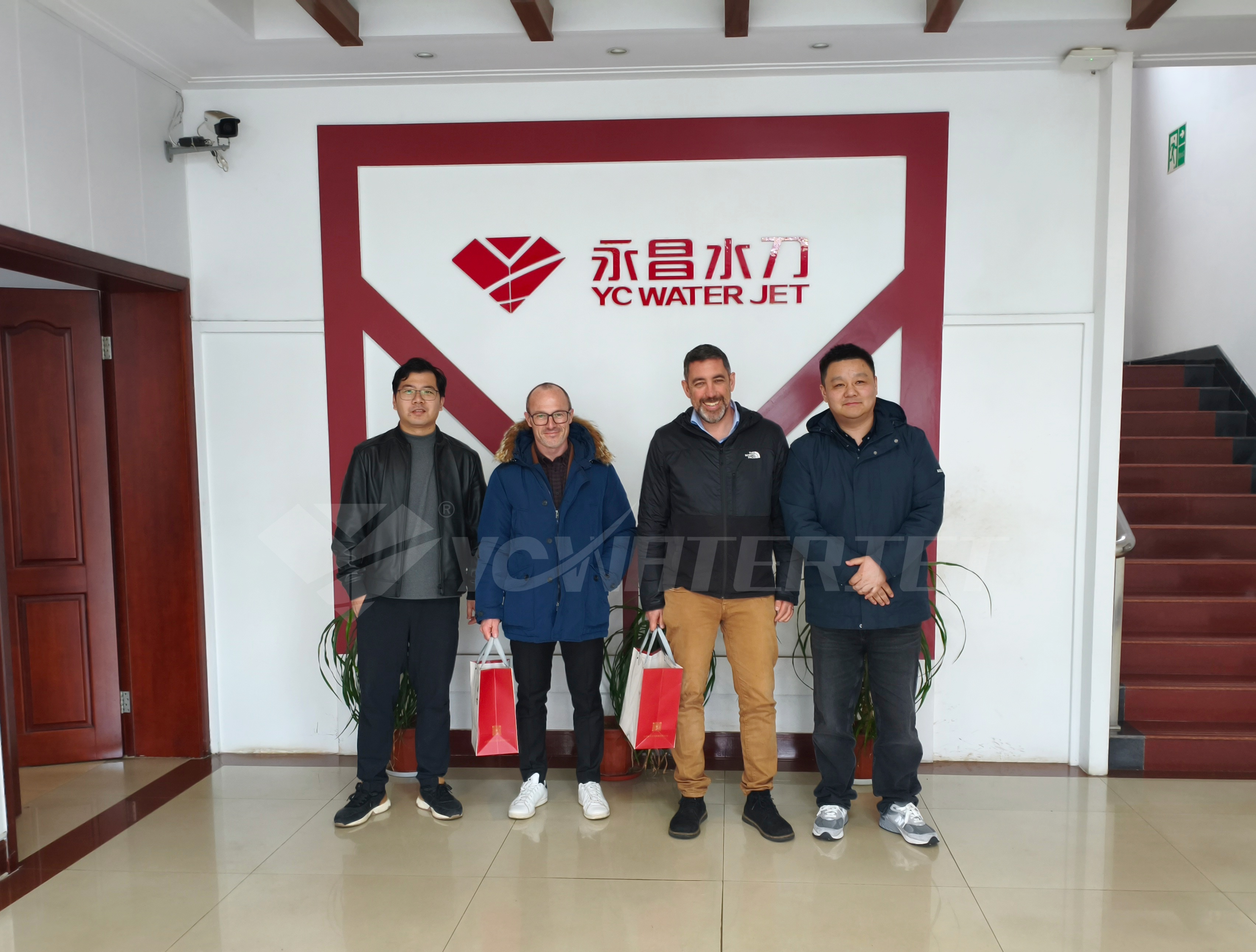 Clientes italianos de YC Waterjet