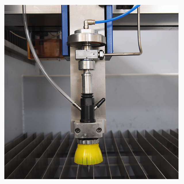 Mini máquina de corte por chorro de agua totalmente cerrada