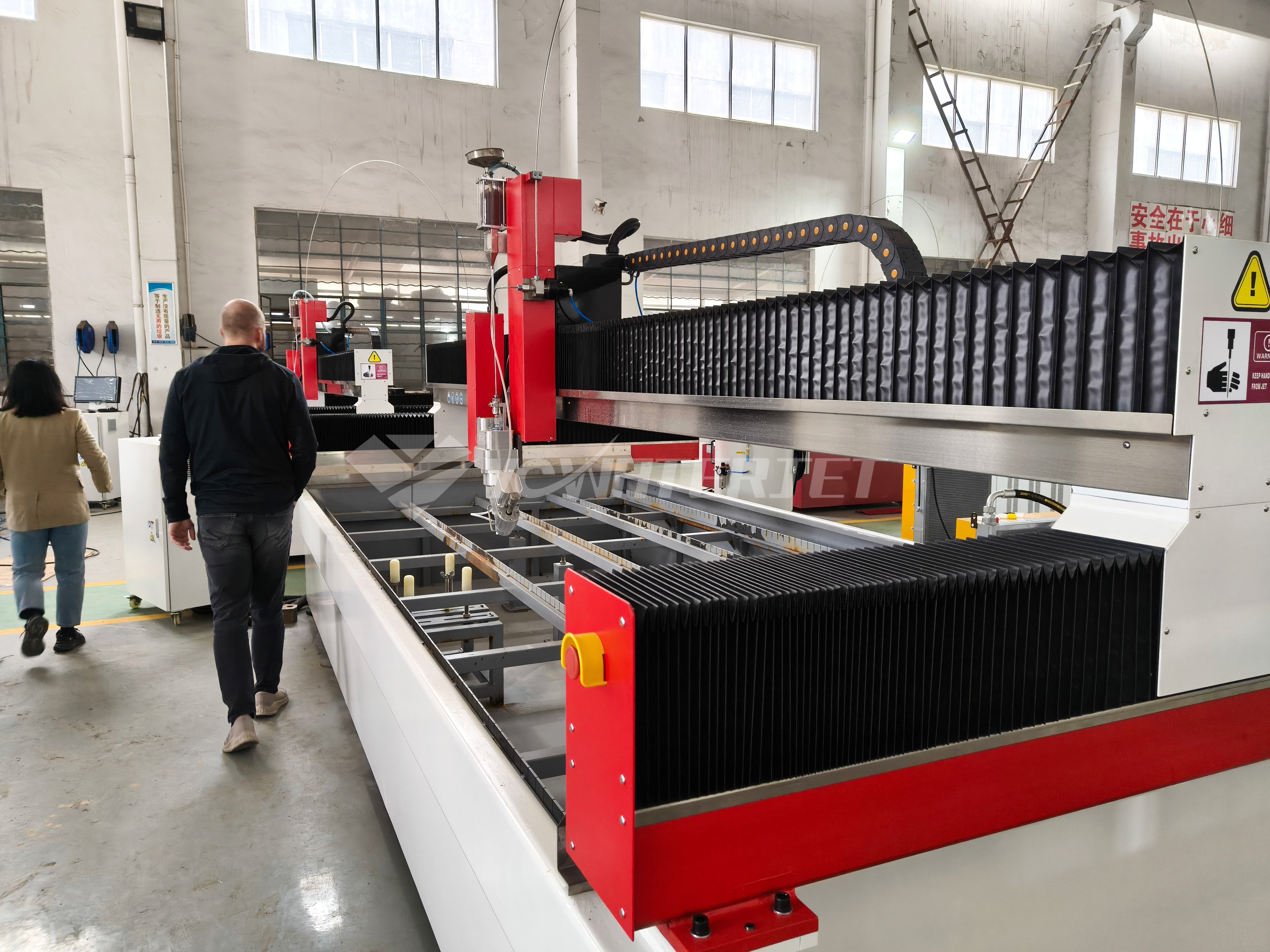 M&aacute;quina de corte por chorro de agua serie E 