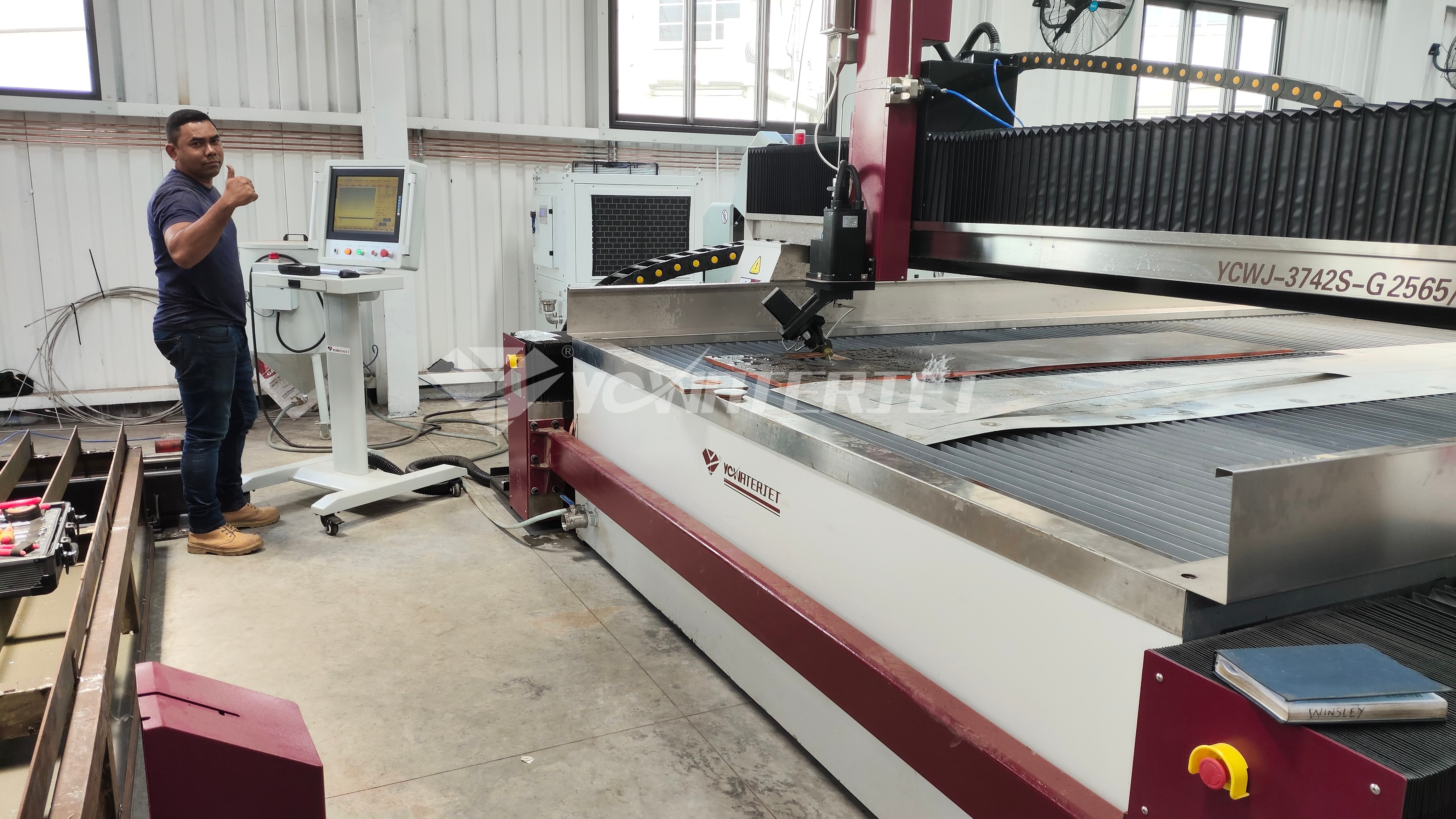 Cortadora por chorro de agua de 5 ejes 