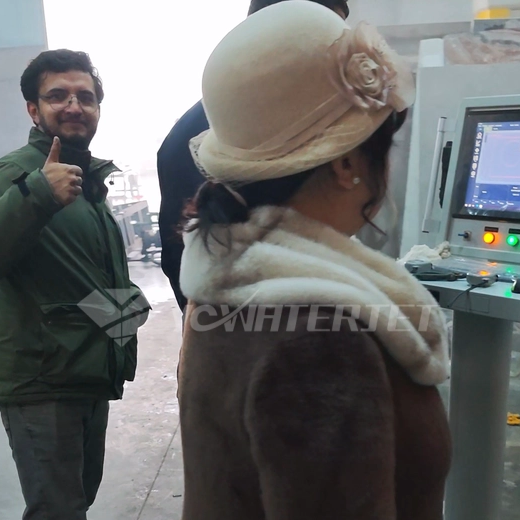 Chorro de agua de 5 ejes + antigua bomba de H2O KMT=caso de éxito en Turquía